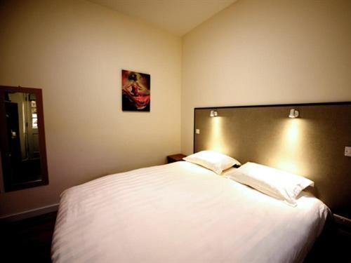 เดอะ โคชชิ่ง บาร์น Motel Wem ภายนอก รูปภาพ